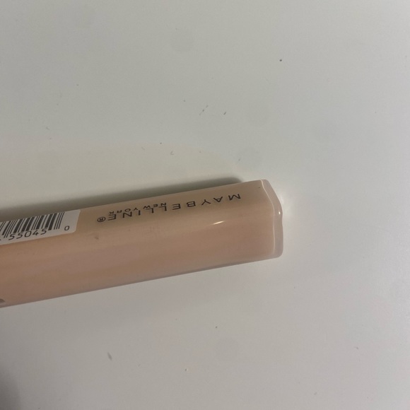 FREE WITH ANY PURCHASE mabelline concealer - Picture 2 of 2